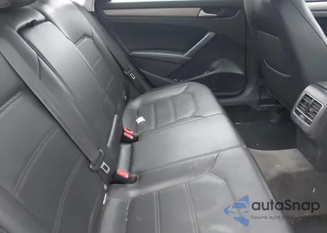 2015 Volkswagen Passat 2.0L Tdi Se z USA, uszkodzony, nr VIN 1VWBV7A3XFC074834